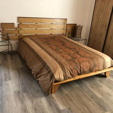 Chambre Familiale Chez L Habitant Loriol-sur-Drome Exterior photo